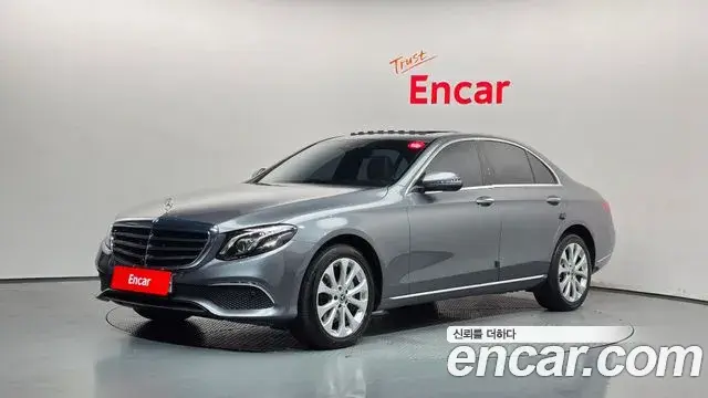 Mercedes-Benz E-Class 2018 — Фото 1/20