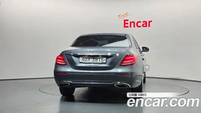 Mercedes-Benz E-Class 2018 — Фото 4/20
