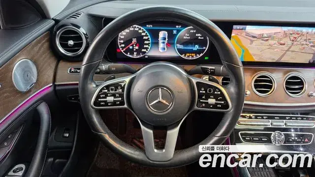 Mercedes-Benz E-Class 2018 — Фото 13/20