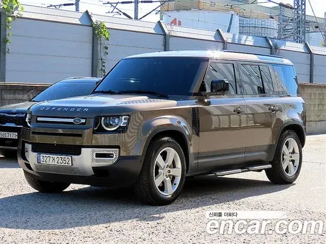 Land Rover Defender 2022 — Photo 10/20