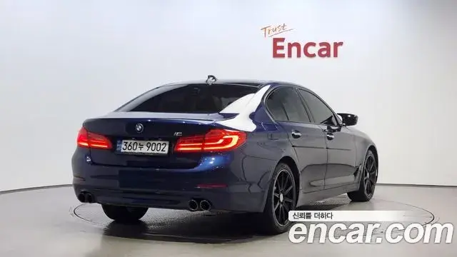 BMW 5 Series 2018 — Фото 2/20