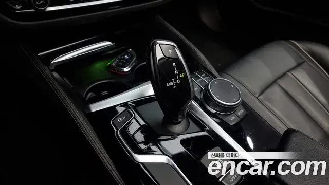 BMW 5 Series 2018 — Фото 9/20