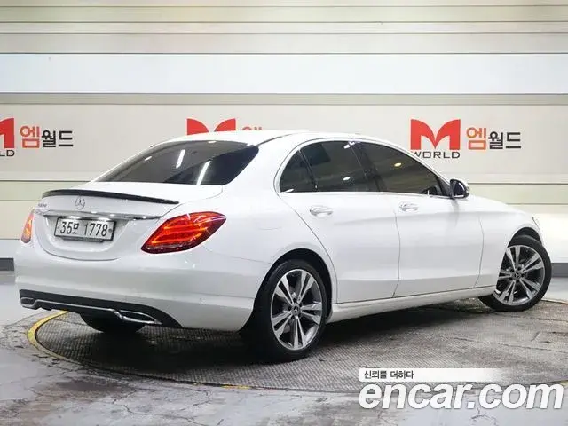 Mercedes-Benz C-Class 2018 — Şəkil 10/20
