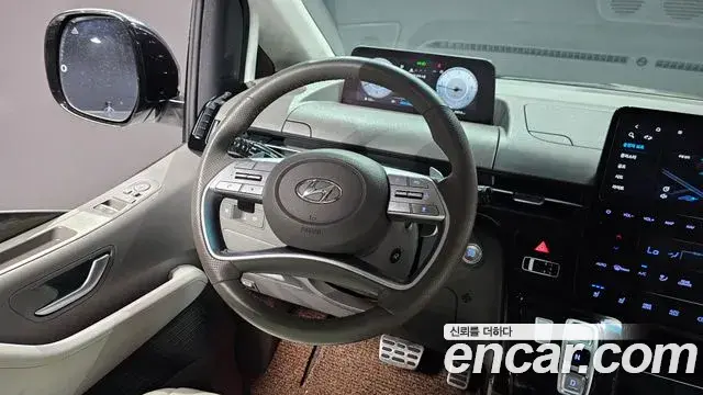 Hyundai Staria 2023 — Şəkil 13/20