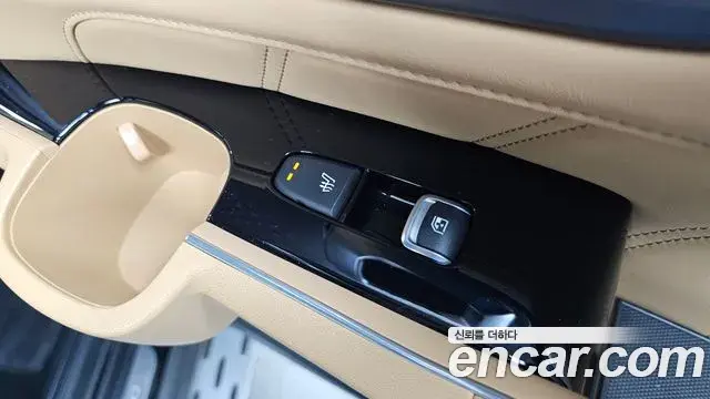 Kia Sorento 2023 — Фото 18/20