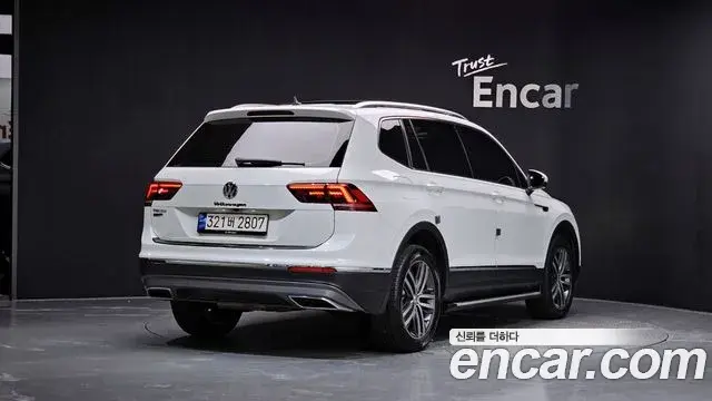 Volkswagen Tiguan Allspace 2020 — Photo 8/20