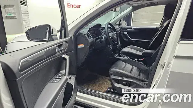 Volkswagen Tiguan Allspace 2020 — Photo 9/20