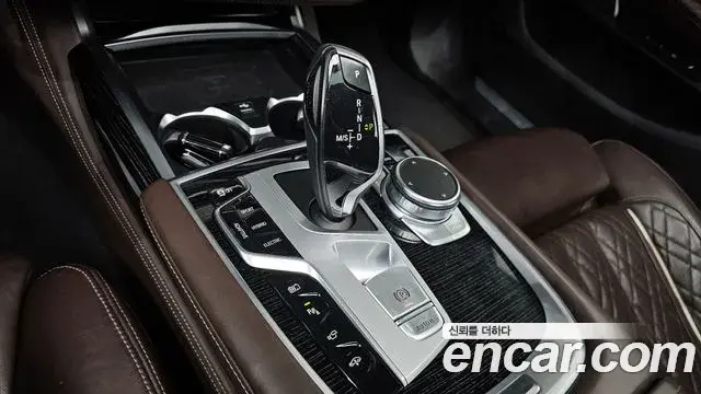BMW 7 Series 2020 — Фото 9/20