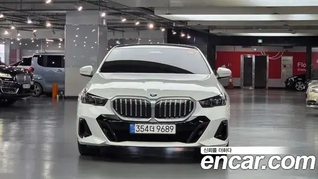 BMW 5 Series 2025 — Şəkil 2/15