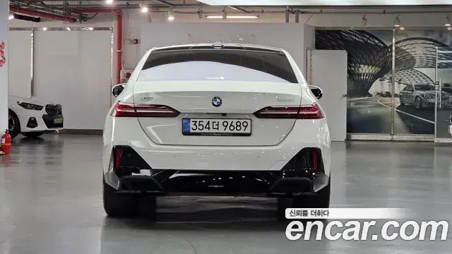 BMW 5 Series 2025 — Şəkil 6/15