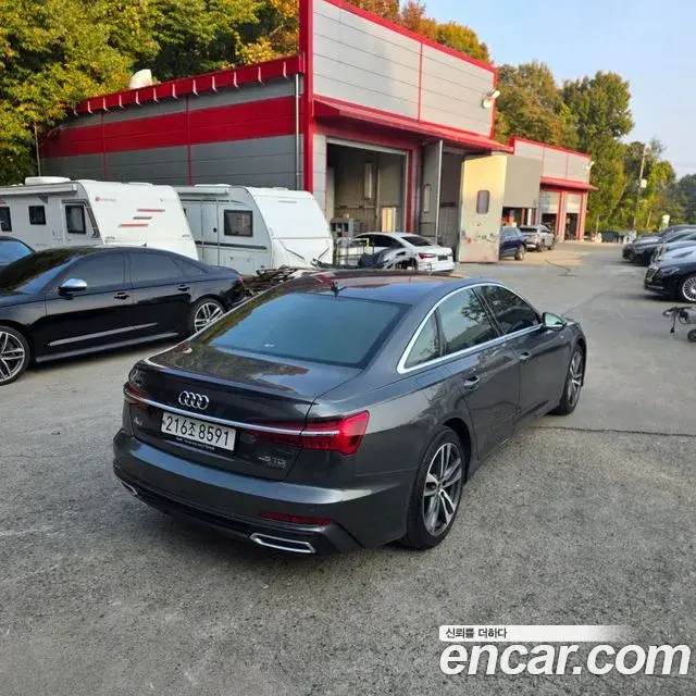 Audi A6 2021 — Photo 2/18