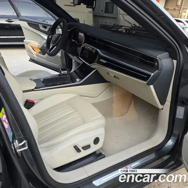 Audi A6 2021 — Photo 10/18