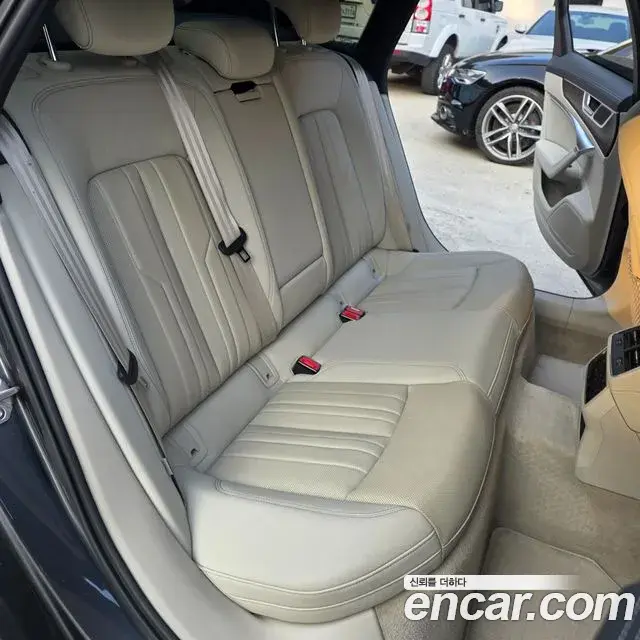 Audi A6 2021 — Photo 11/18