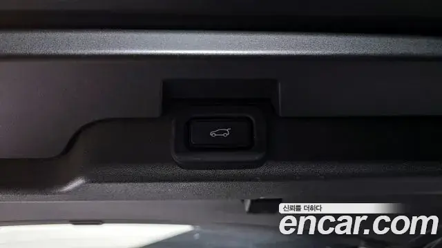 Land Rover Discovery 5 2021 — ფოტო 8/20
