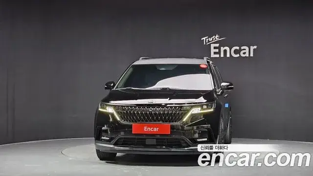 Kia Carnival 2021 — ფოტო 2/20