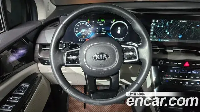 Kia Carnival 2021 — ფოტო 15/20