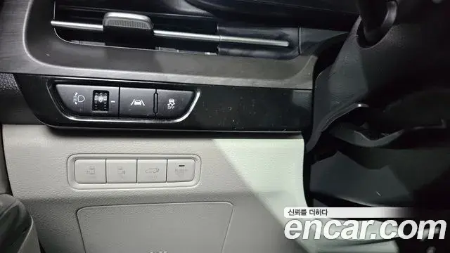 Kia Carnival 2021 — ფოტო 11/20
