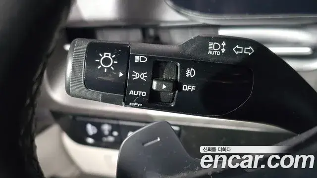 Kia Carnival 2021 — ფოტო 4/20
