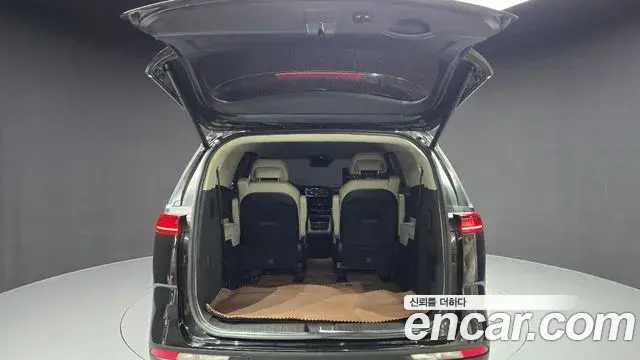 Kia Carnival 2021 — ფოტო 20/20