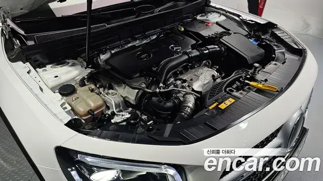 Mercedes-Benz GLB-Class 2022 — ფოტო 18/20