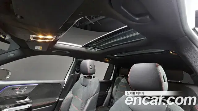 Mercedes-Benz GLB-Class 2022 — ფოტო 19/20