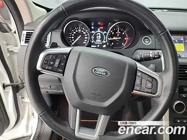 Land Rover Discovery Sport 2019 — Фото 8/20
