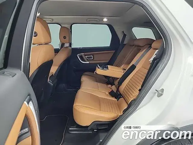 Land Rover Discovery Sport 2019 — Фото 12/20