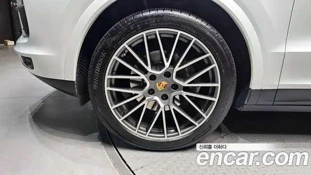 Porsche Cayenne 2020 — Şəkil 18/20