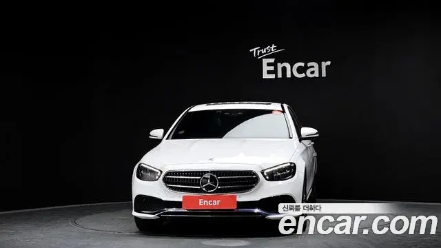 Mercedes-Benz E-Class 2023 — Фото 3/20