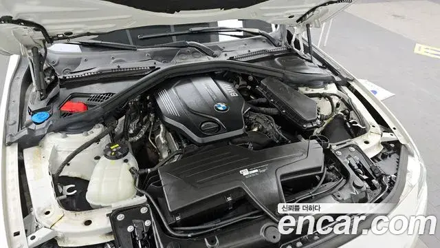 BMW 3 Series 2018 — Şəkil 13/20