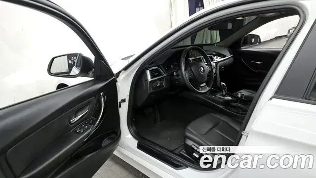 BMW 3 Series 2018 — Şəkil 2/20