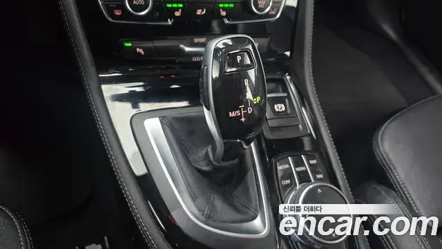 BMW 2 Series Active Tourer 2019 — Şəkil 18/20