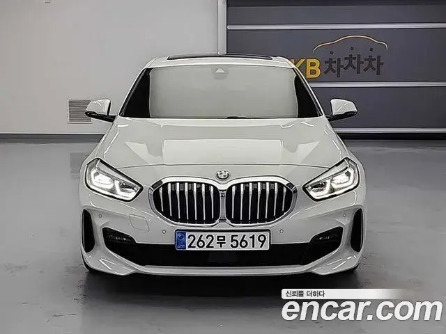 BMW 1 Series 2023 — Photo 17/19