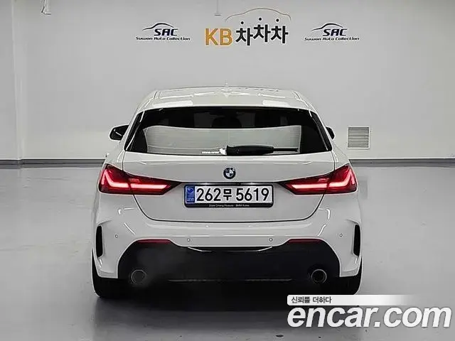 BMW 1 Series 2023 — Photo 14/19