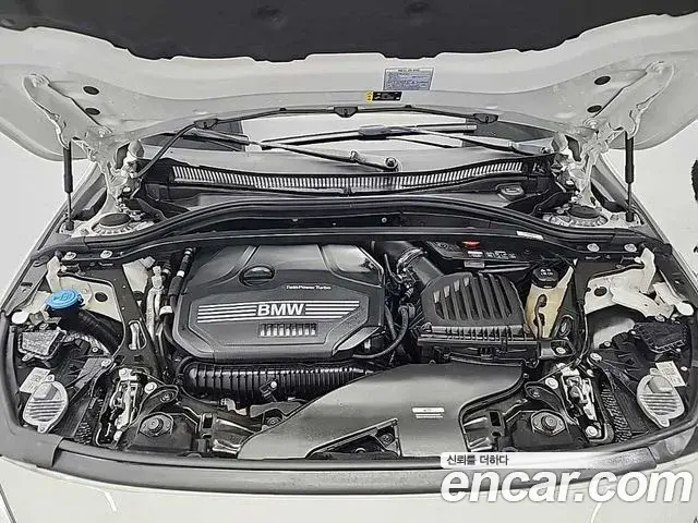 BMW 1 Series 2023 — Photo 8/19
