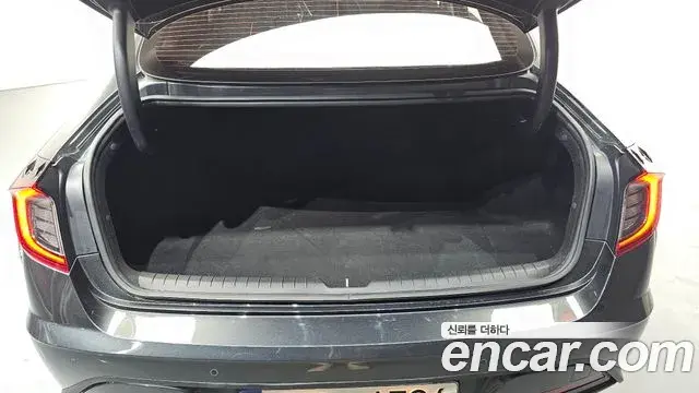 Hyundai Sonata Hybrid 2021 — Şəkil 16/20