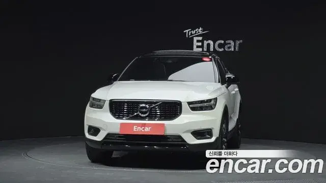 Volvo XC40 2020 — Фото 3/20