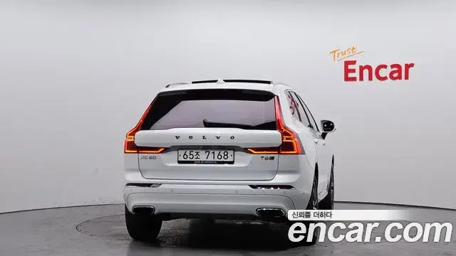 Volvo XC60 2018 — Фото 4/20