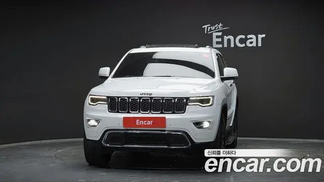 Jeep Grand Cherokee 2018 — Фото 3/20