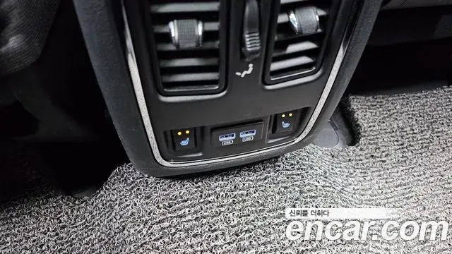 Jeep Grand Cherokee 2018 — Фото 19/20