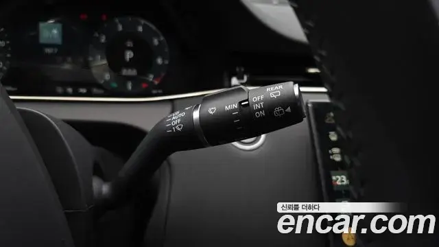 Land Rover Range Rover Evoque 2025 — Фото 17/20