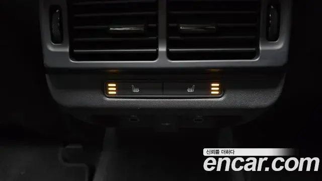 Land Rover Range Rover Evoque 2025 — Фото 18/20