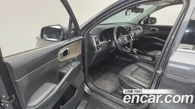Kia Sorento 2021 — ფოტო 4/20
