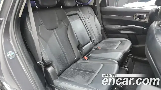 Kia Sorento 2021 — ფოტო 19/20