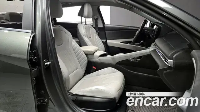 Hyundai The New Avante Hybrid 2021 — ფოტო 3/20