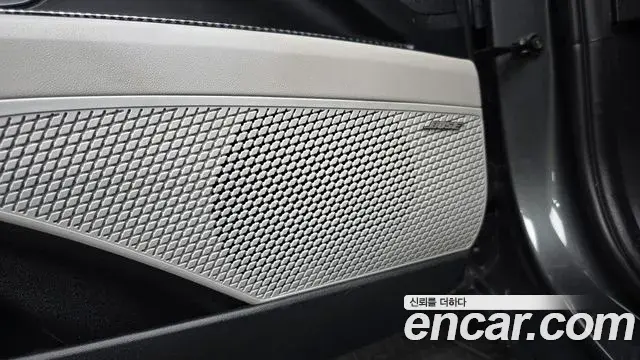 Hyundai The New Avante Hybrid 2021 — ფოტო 19/20