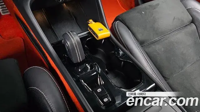 Volvo XC40 2020 — Şəkil 10/20