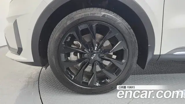 Kia Sorento 2021 — ფოტო 16/20