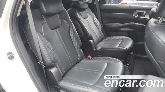 Kia Sorento 2021 — ფოტო 14/20