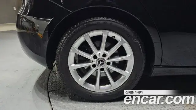 Mercedes-Benz A-Class 2020 — ფოტო 21/21